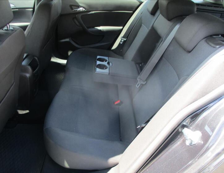Opel Insignia 8