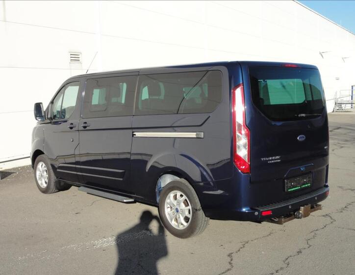 Ford Tourneo Custom 8