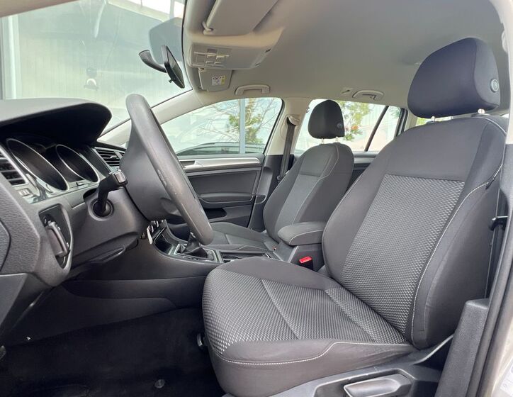 Volkswagen Golf 8