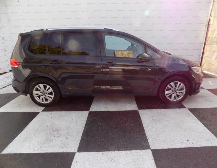 Volkswagen Touran 6
