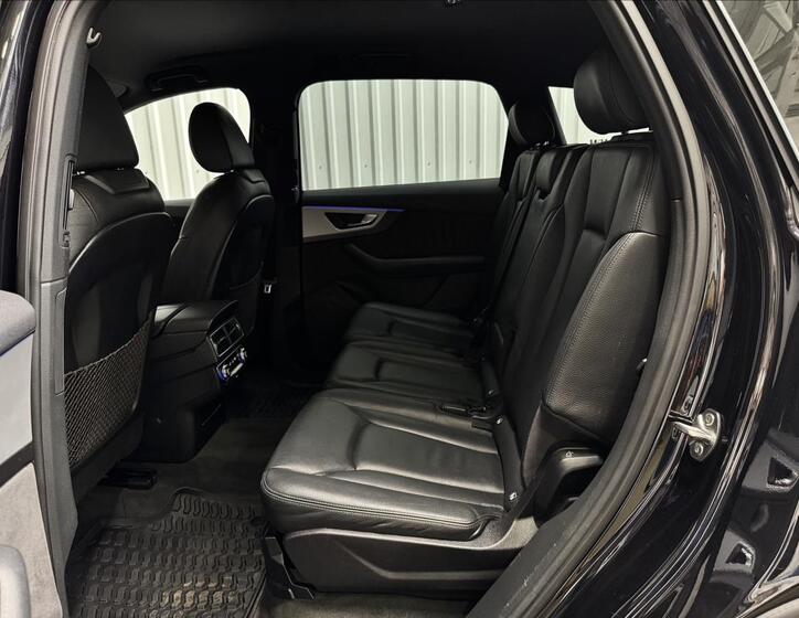 Audi Q7 36