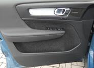 Volvo XC40 8