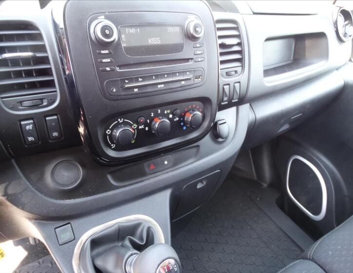 Opel Vivaro 26