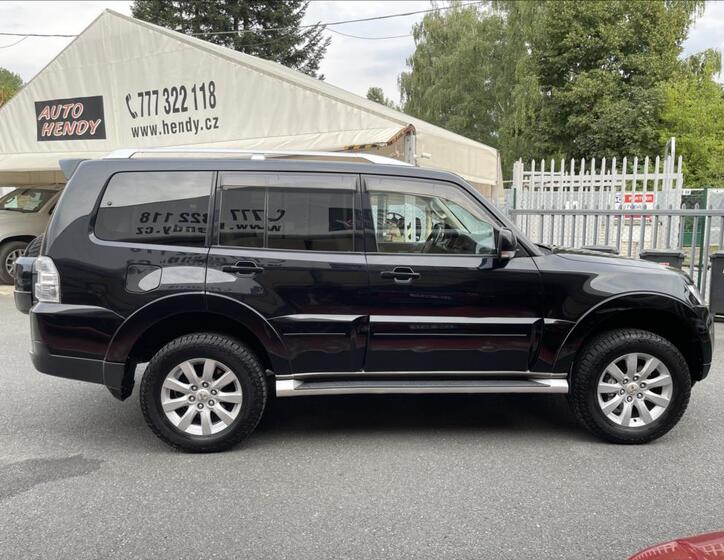 Mitsubishi Pajero 4
