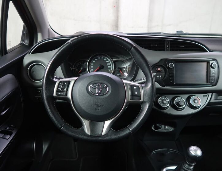 Toyota Yaris 15