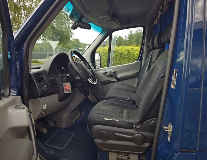 Mercedes-Benz Sprinter 9