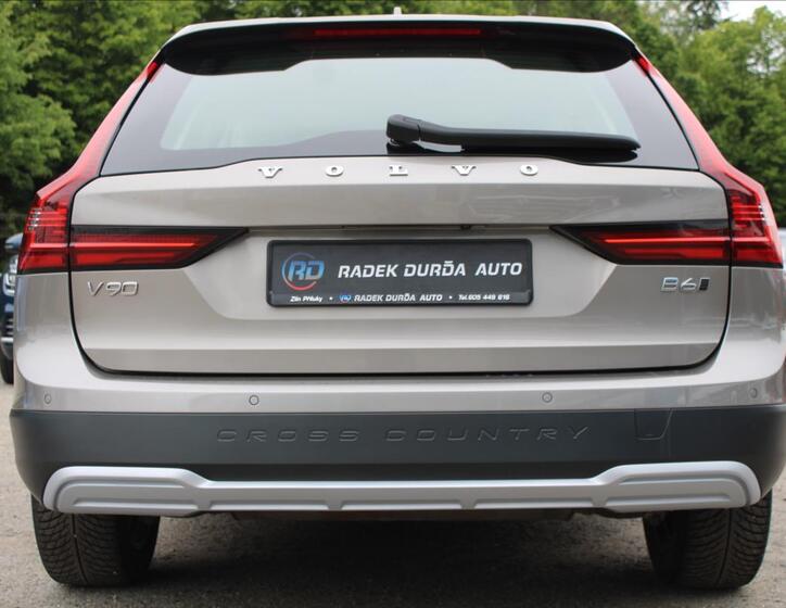 Volvo V90 6