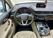 Audi Q7 10