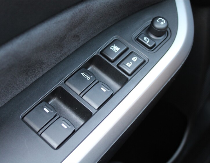 Suzuki Vitara 12