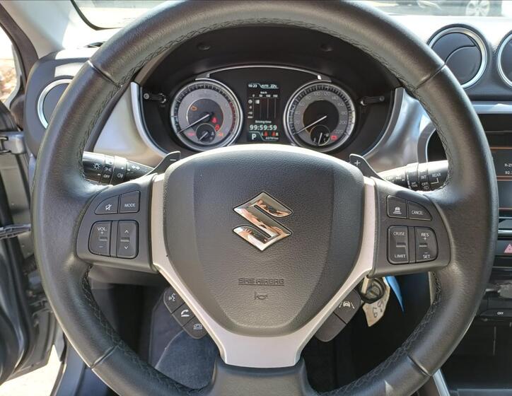 Suzuki Vitara 13