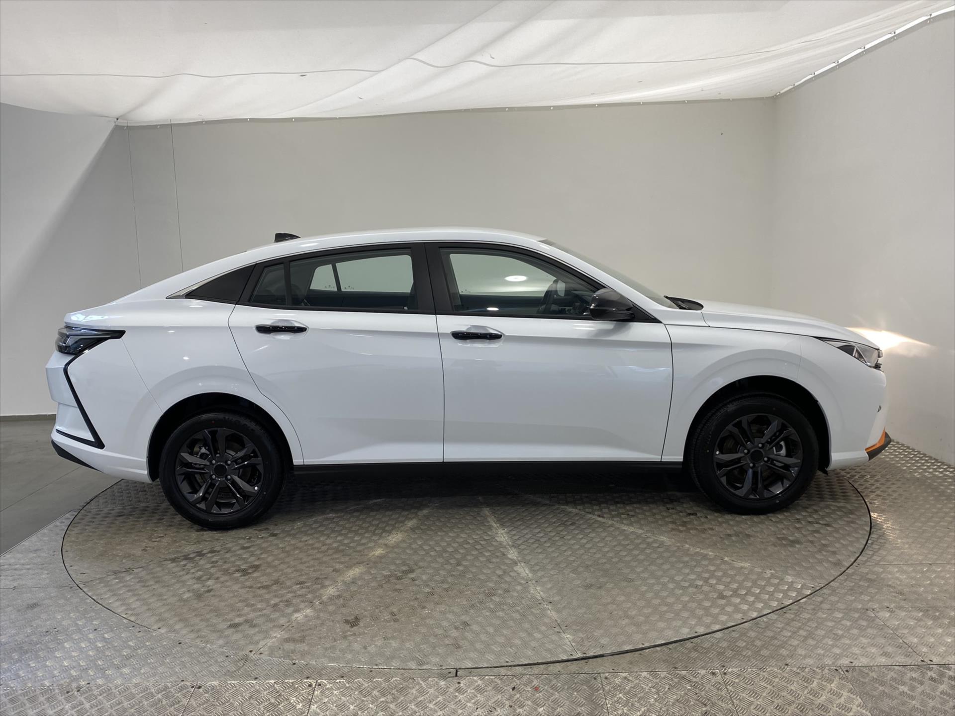 Dongfeng SHINE