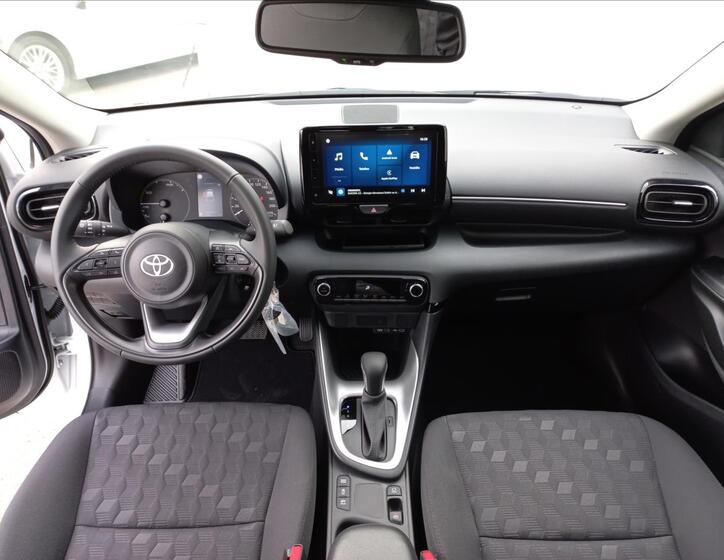 Toyota Yaris 13