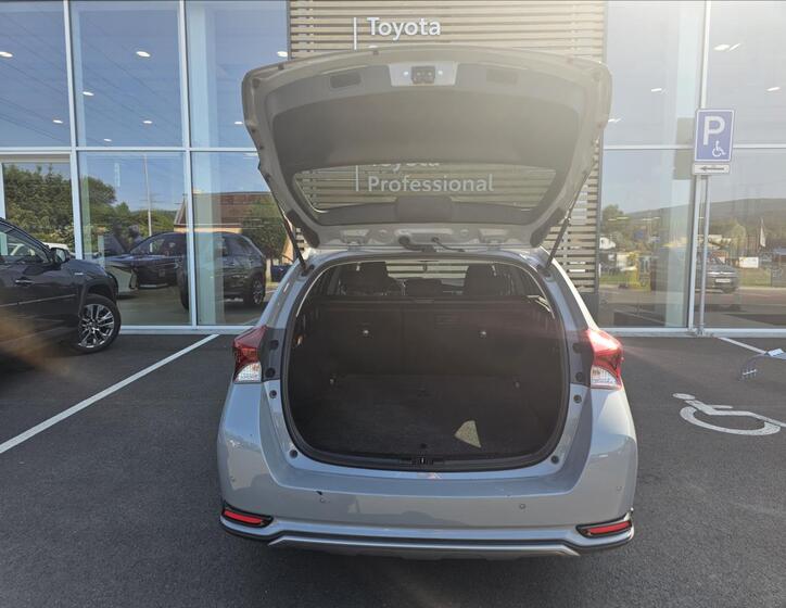 Toyota Auris 7