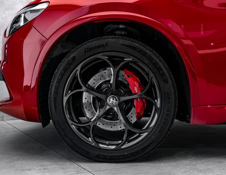 Alfa Romeo Stelvio 2