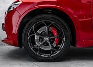 Alfa Romeo Stelvio 2