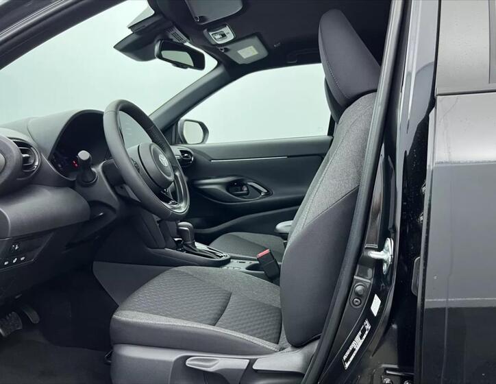 Toyota Yaris Cross 10