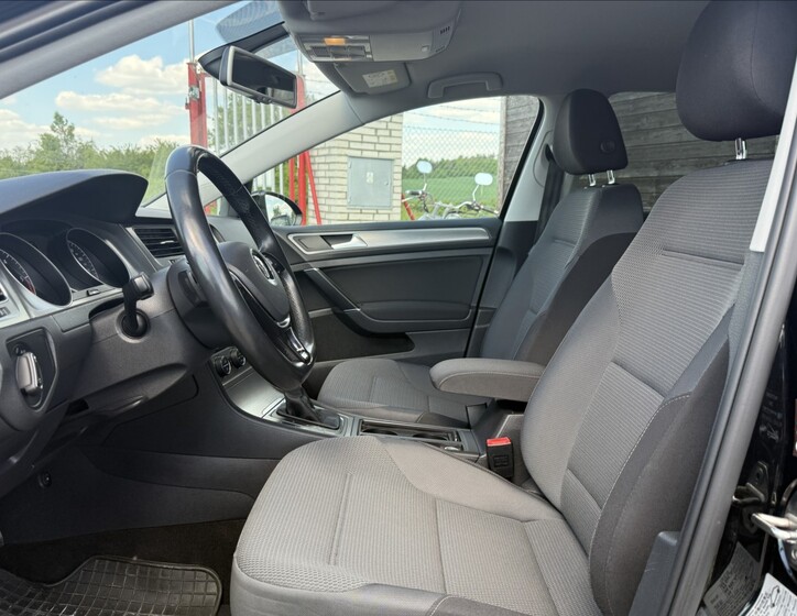 Volkswagen Golf 9