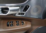 Volvo V90 16