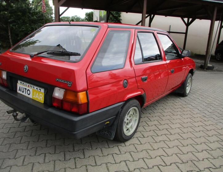 Škoda Forman 5
