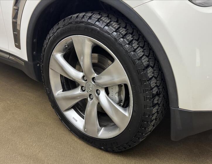 Infiniti FX30 44