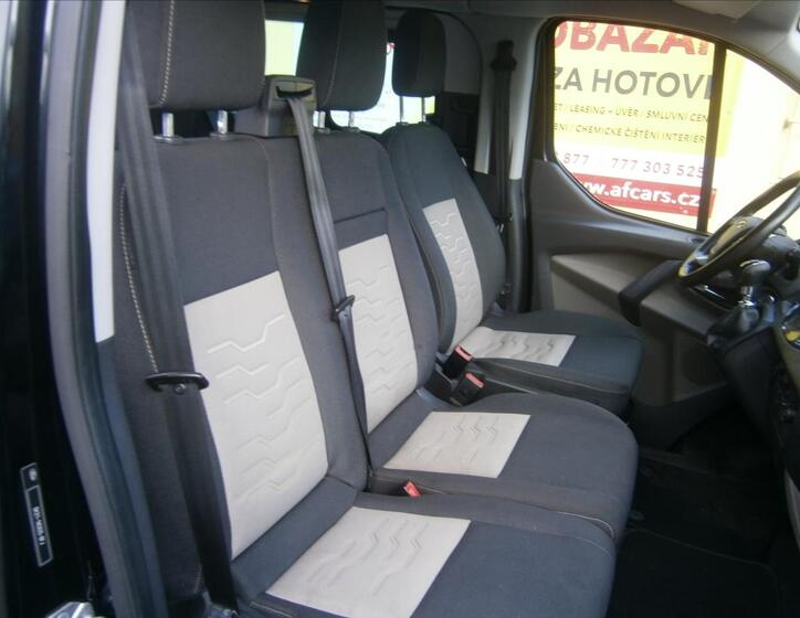 Ford Tourneo Custom 11