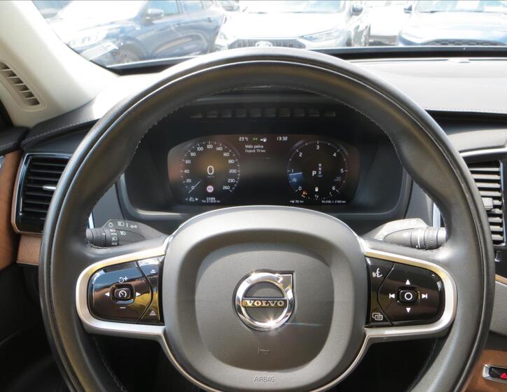 Volvo XC90 22