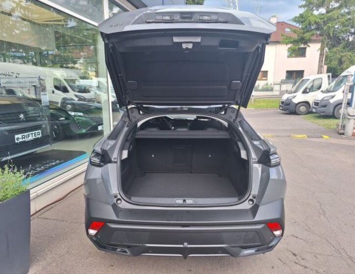 Peugeot 408 7
