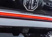 MG HS 8