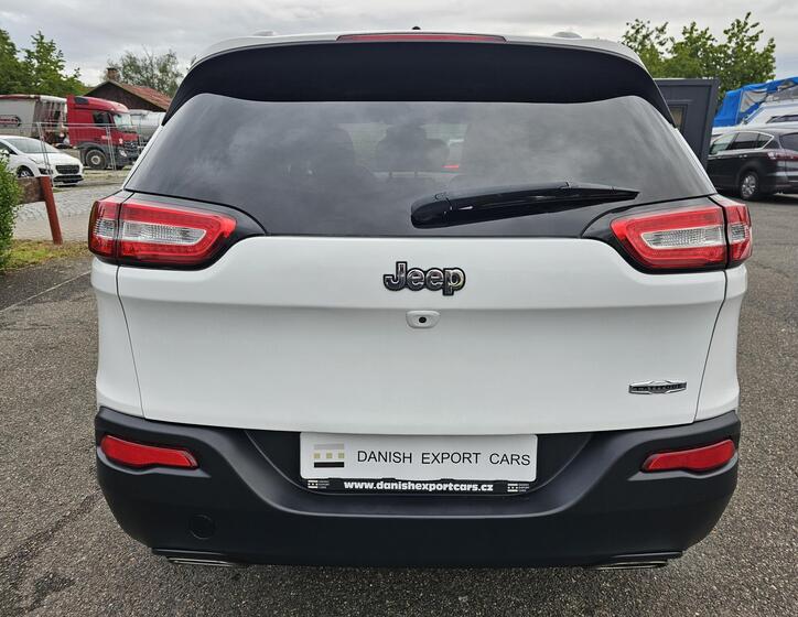 Jeep Cherokee 6