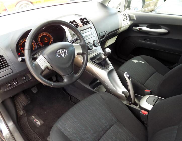 Toyota Auris 14