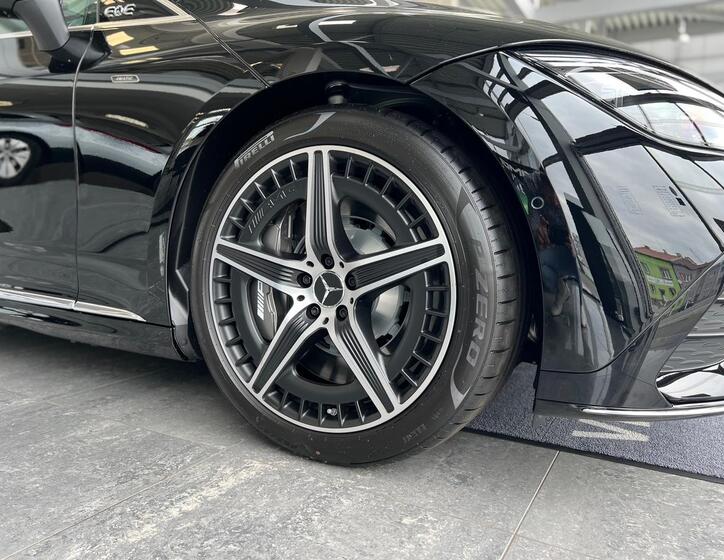 Mercedes-Benz EQE 4