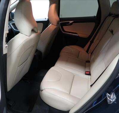Volvo XC60 8