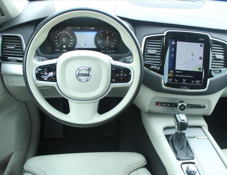 Volvo XC90 15