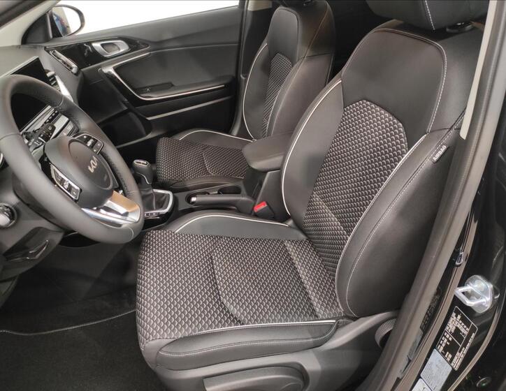 KIA XCeed 10