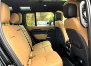 Land Rover Defender 32