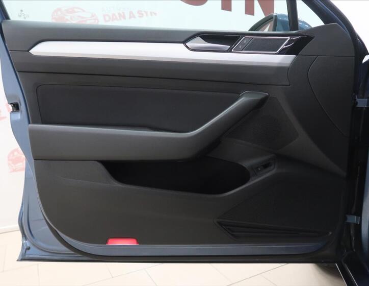 Volkswagen Passat 9
