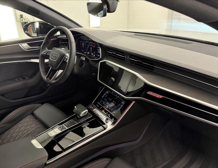 Audi S7 8