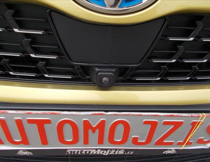 Toyota Yaris 8