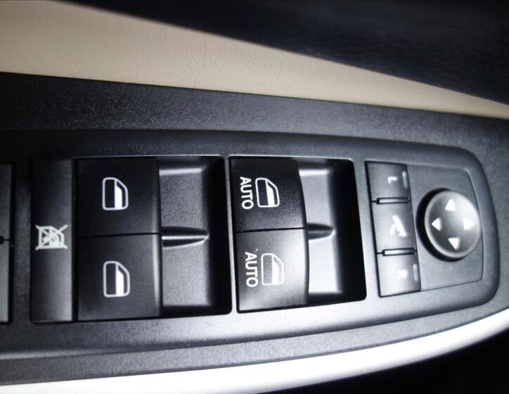Jeep Cherokee 25