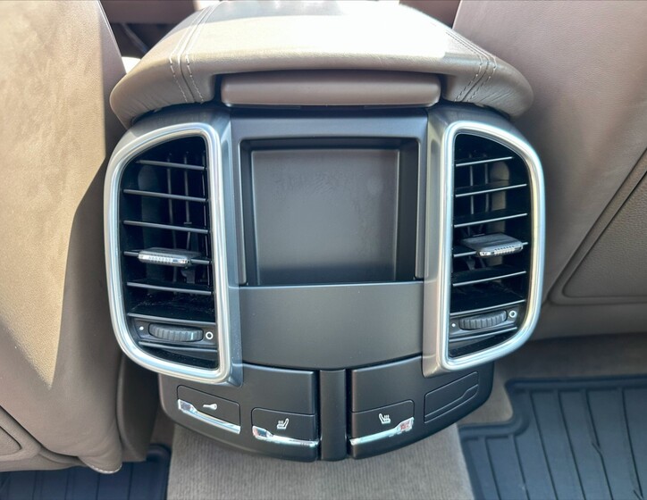 Porsche Cayenne 18