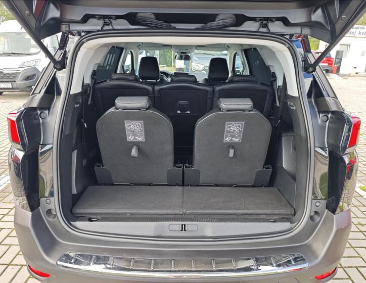 Peugeot 5008 13