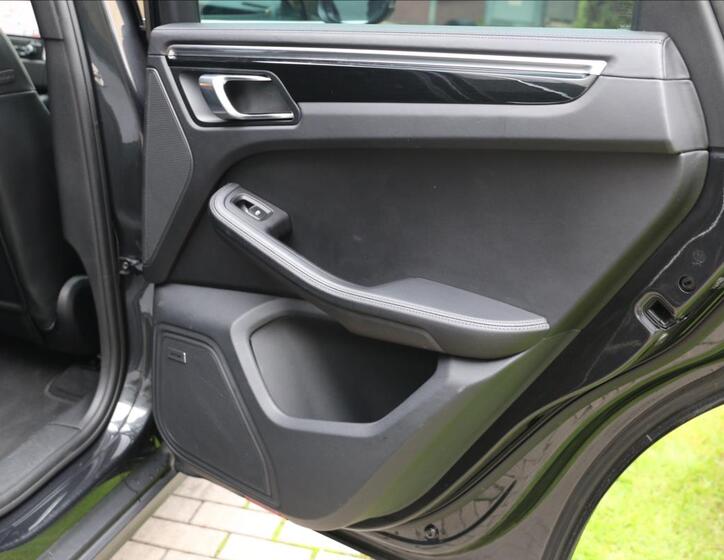 Porsche Macan 51