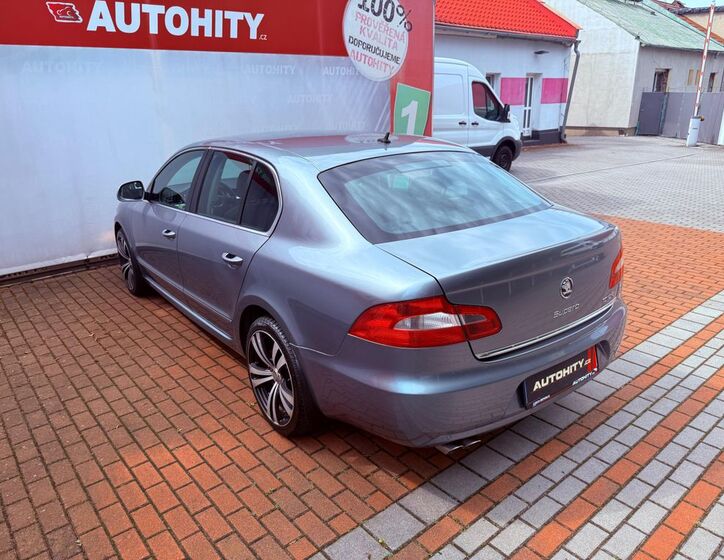 Škoda Superb 8