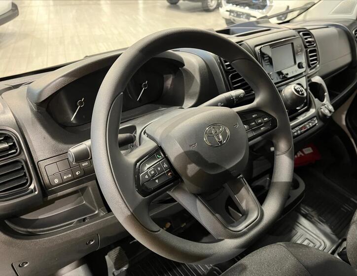 Toyota ProAce 11