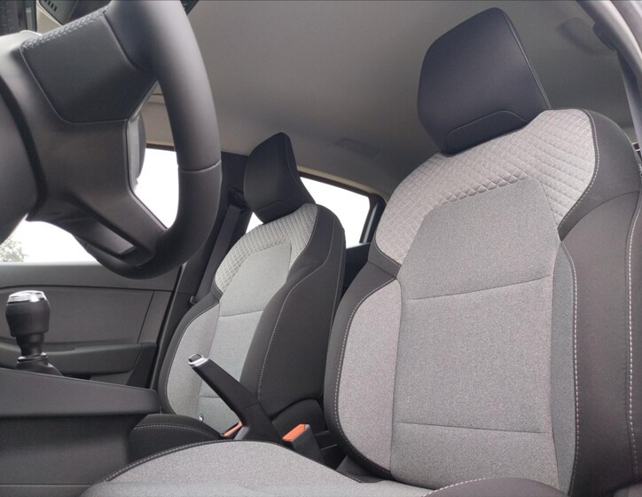 Mitsubishi Colt 5