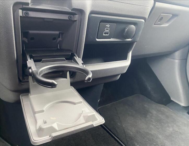 Volkswagen Caravelle 10