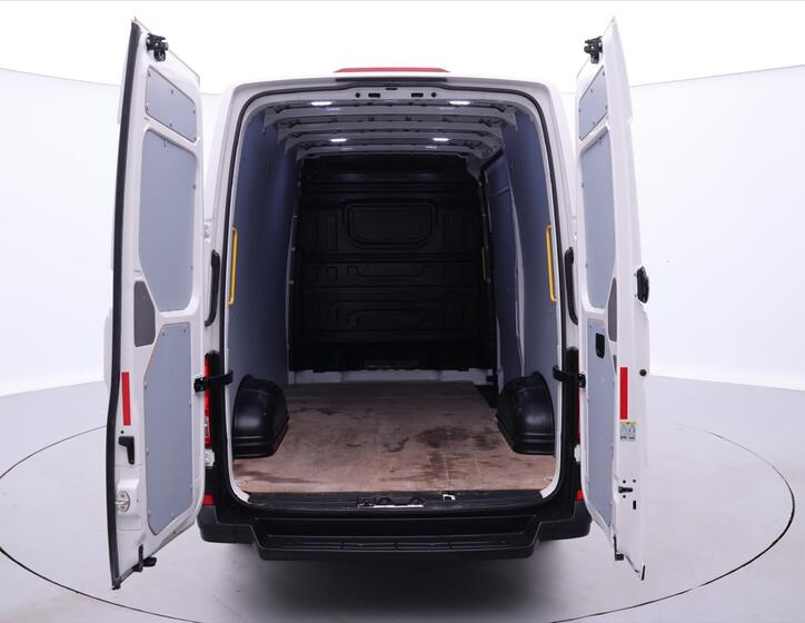 Volkswagen Crafter 9