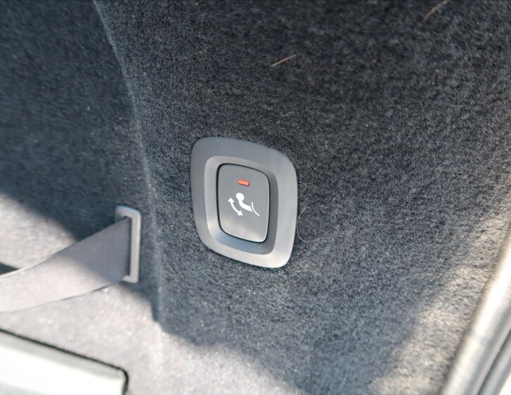 Volvo V90 11