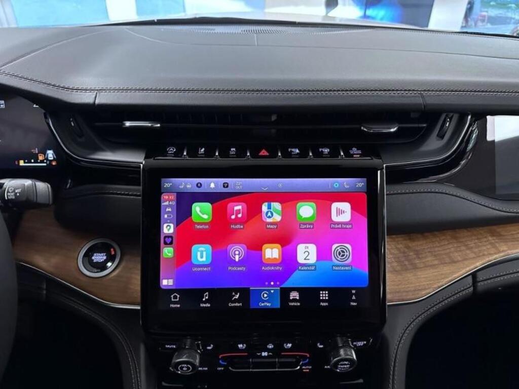 Jeep Grand Cherokee 12