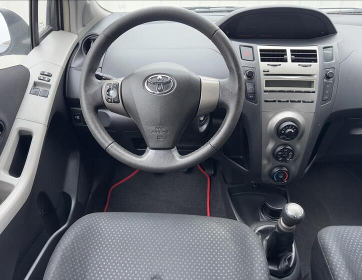 Toyota Yaris 28